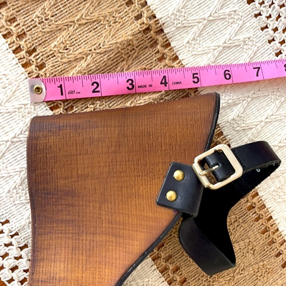 Seychelles Wedge - Picture 2 of 4